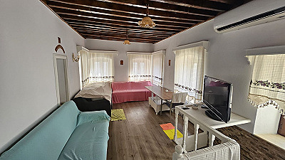 Kumbahçe Satılık Tarihi Taş Ev | 100 Yıllık, Avlulu, Sarnıçlı
